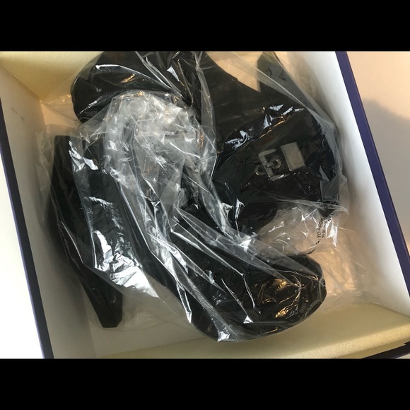 Stuart Weitzman Subside Booties Size 6.5 women’s - Picture 3 of 8